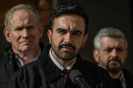 纽约民众对伊朗遇袭反应不一:愤怒、焦虑与喜悦交织 新闻