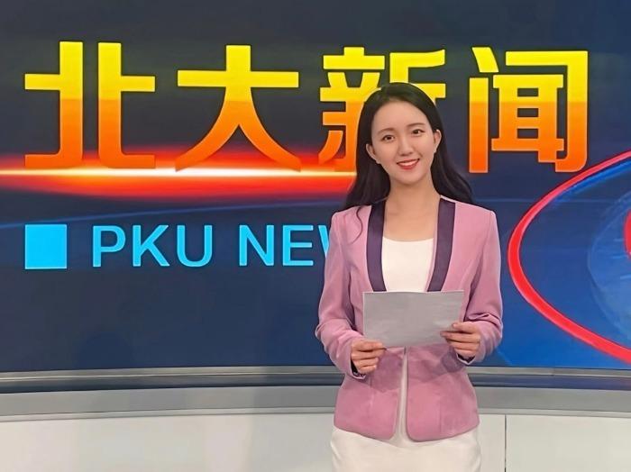 “北大毕业当短剧演员,疯了吗?”当事人回应:有心理落差但从不“玻璃心” 新闻 “北大毕业当短剧演员,疯了吗?”当事人回应:有心理落差但从不“玻璃心” 新闻