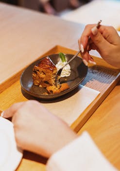 青少年心灵面临挑战,守护路径亟待完善。 健康养生