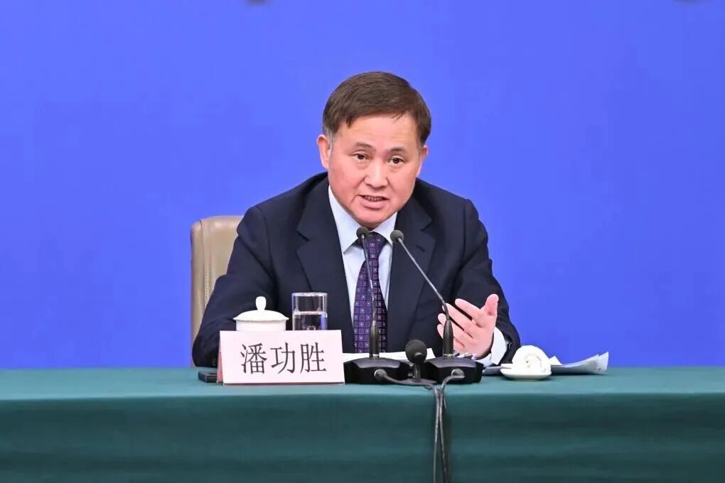 央行行长潘功胜两会发声;适度宽松延续助力实体;多工具协同稳增长防风险 股票财经 央行行长潘功胜两会发声;适度宽松延续助力实体;多工具协同稳增长防风险 股票财经 央行行长潘功胜两会发声;适度宽松延续助力实体;多工具协同稳增长防风险 股票财经