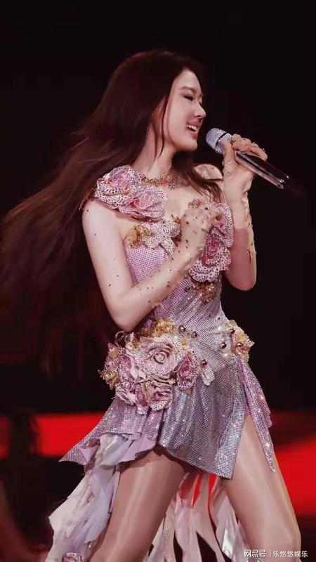 拒绝被定义:单依纯演唱会揭示的艺人转型真谛 娱乐新闻