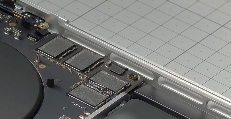 是性能突破还是散热翻车？M5 Max MacBook Pro 固态硬盘实测复盘