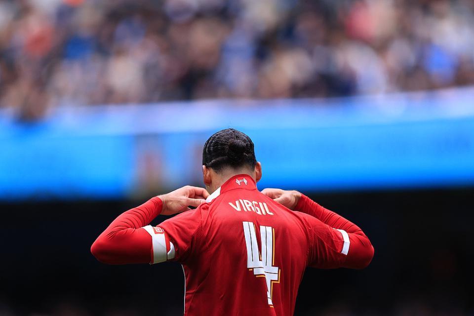 深陷低谷的迷茫与重燃希望的渴望:利物浦主帅斯洛特的破局之路 体育新闻