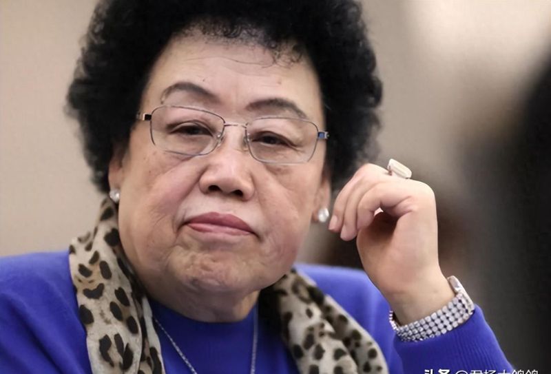 【深度复盘】紫檀文化的商业化传承之路:陈丽华迟重瑞三十四年的非典型婚姻 文化旅游