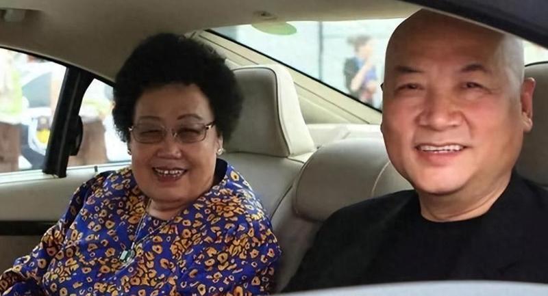 【深度复盘】紫檀文化的商业化传承之路:陈丽华迟重瑞三十四年的非典型婚姻 文化旅游