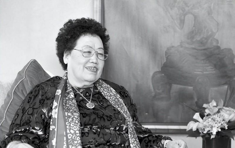 【深度复盘】紫檀文化的商业化传承之路:陈丽华迟重瑞三十四年的非典型婚姻 文化旅游