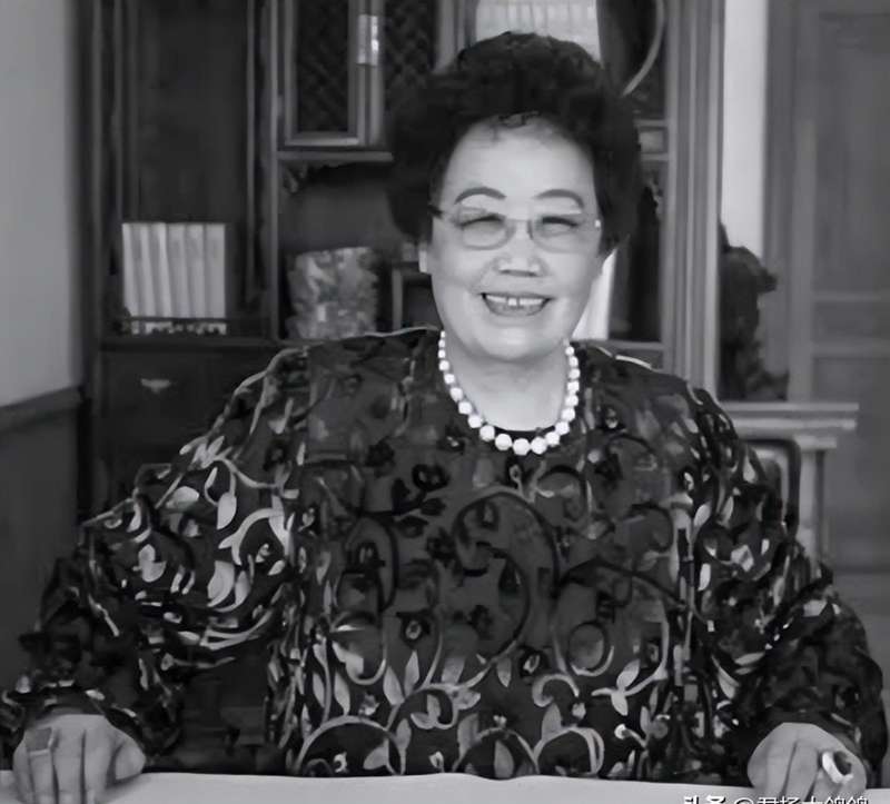 【深度复盘】紫檀文化的商业化传承之路:陈丽华迟重瑞三十四年的非典型婚姻 文化旅游