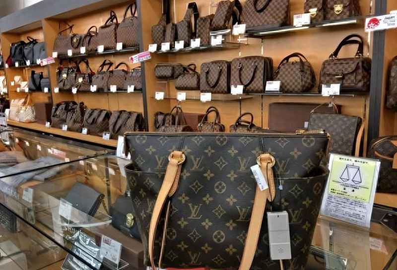  【深度拆解】从泡沫废墟到全球洼地：日本二手奢侈品市场的底层逻辑 时尚用品