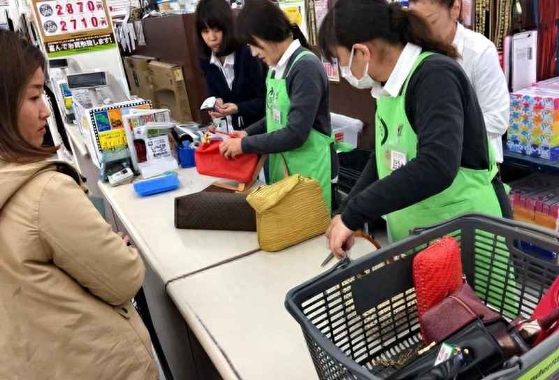  【深度拆解】从泡沫废墟到全球洼地：日本二手奢侈品市场的底层逻辑 时尚用品